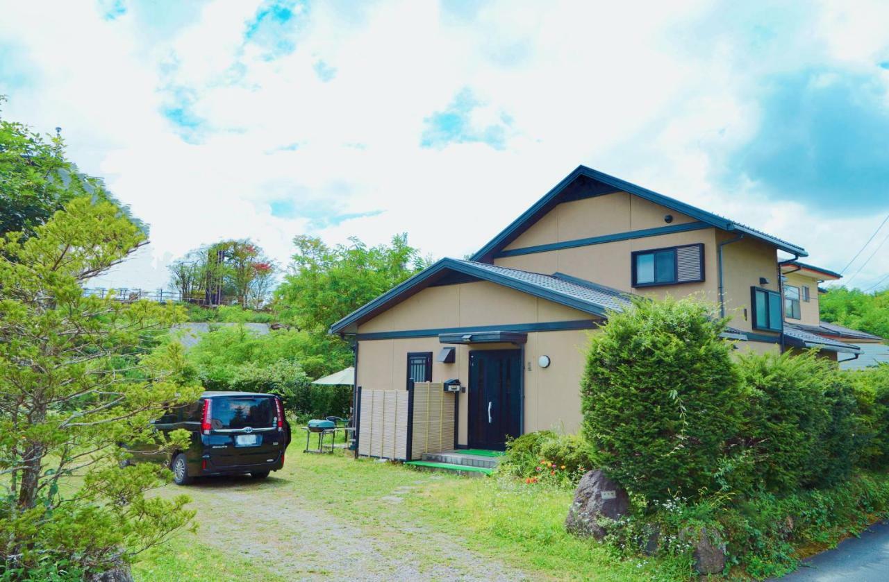 富士の樱house 宝栄 Villa Fujikawaguchiko Buitenkant foto